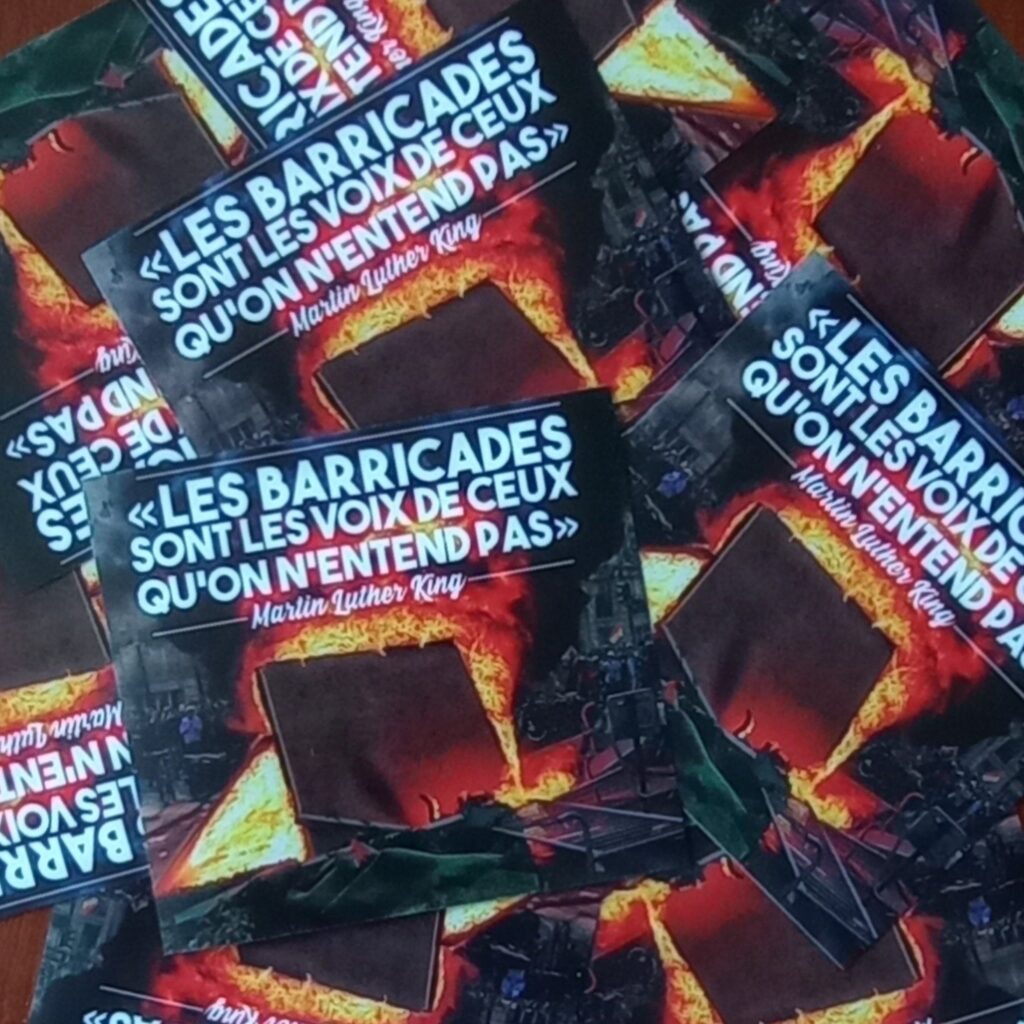 n°84 - Barricades - Lot de 10 stickers