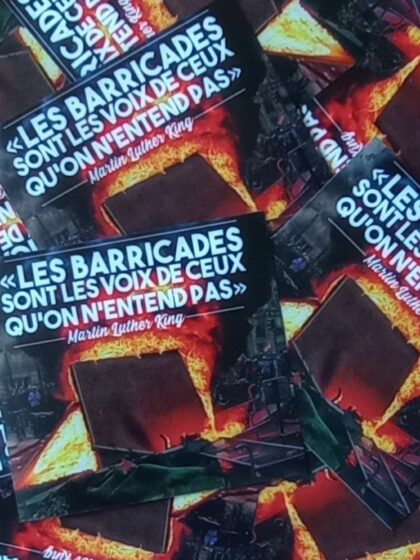 n°84 - Barricades - Lot de 10 stickers