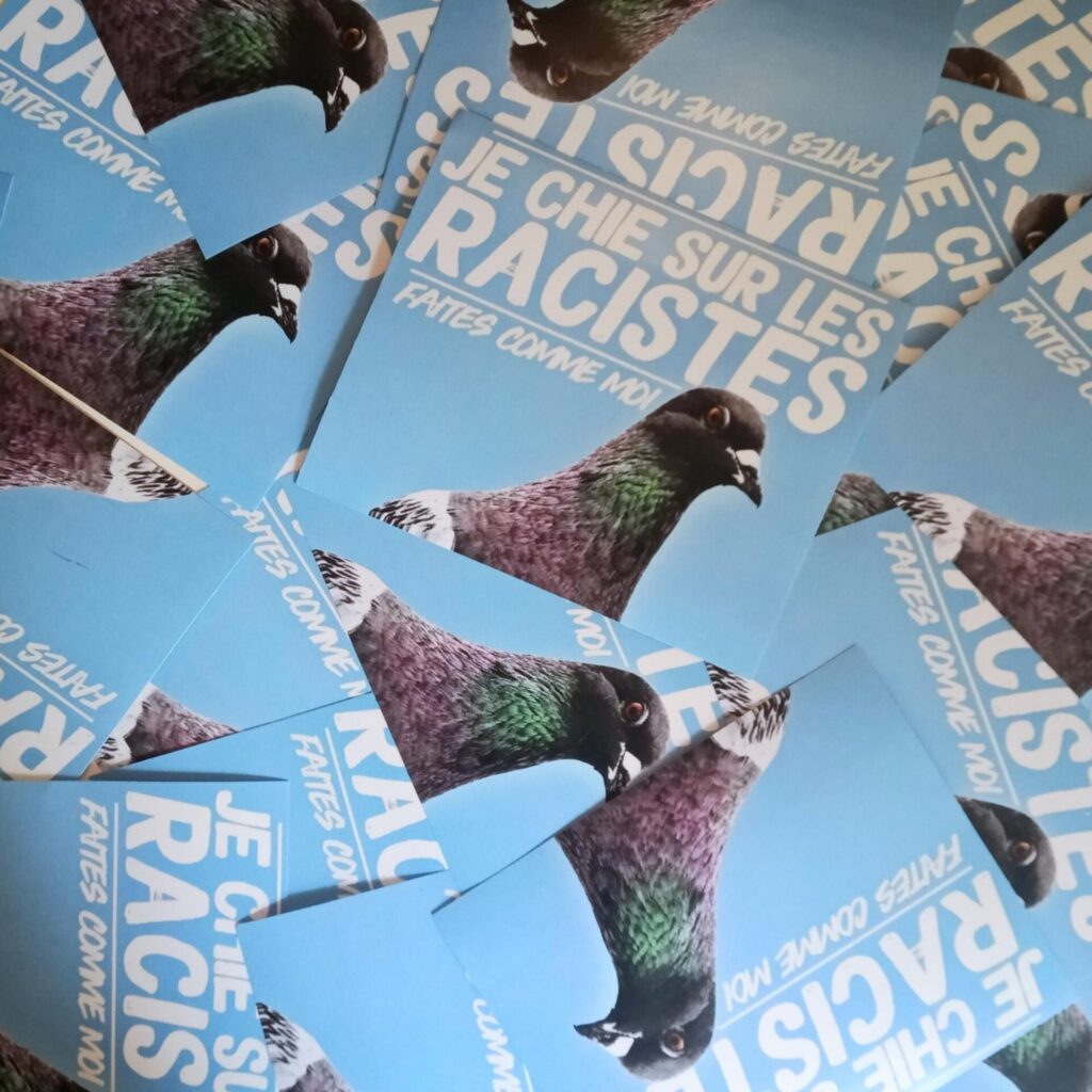 n°67 - Je chie sur les racistes - Lot de 10 stickers