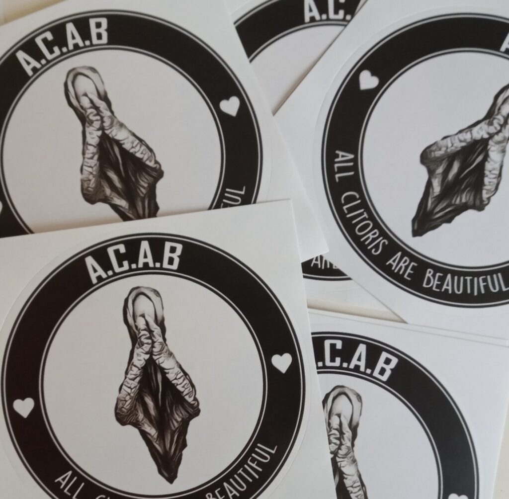 n°31 - All Clitoris Are Beautiful - Lot de 10 stickers