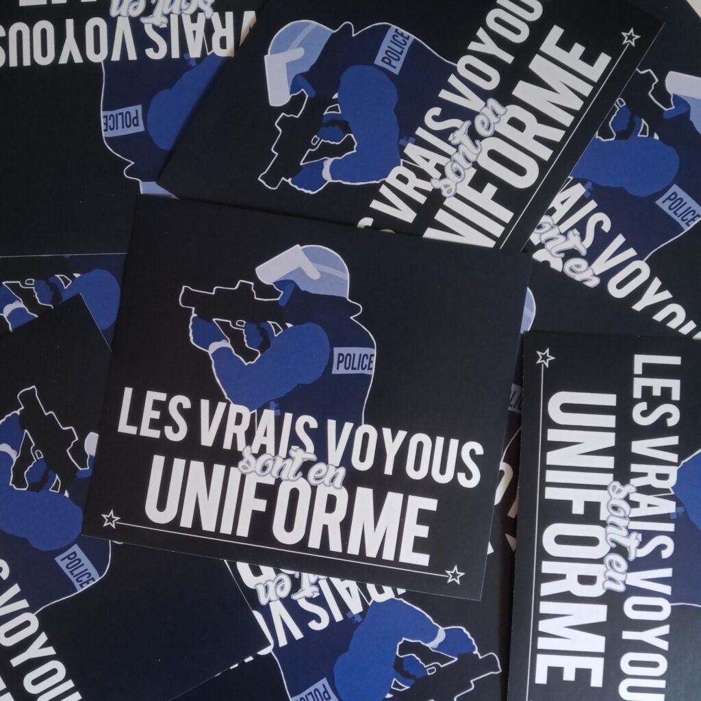 n°17 - Les vrais voyous sont en uniforme - Lot de 10 stickers
