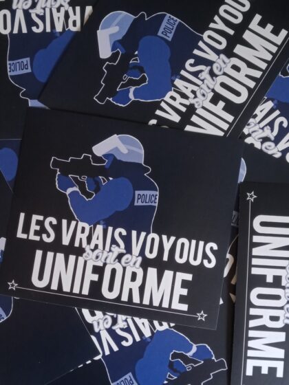 n°17 - Les vrais voyous sont en uniforme - Lot de 10 stickers