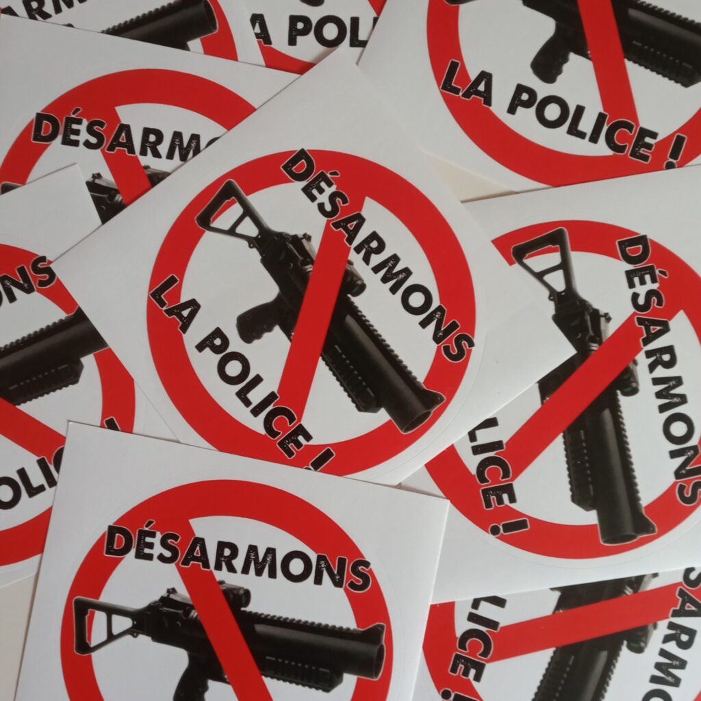 n°27 - Désarmons la police - Lot de 10 stickers